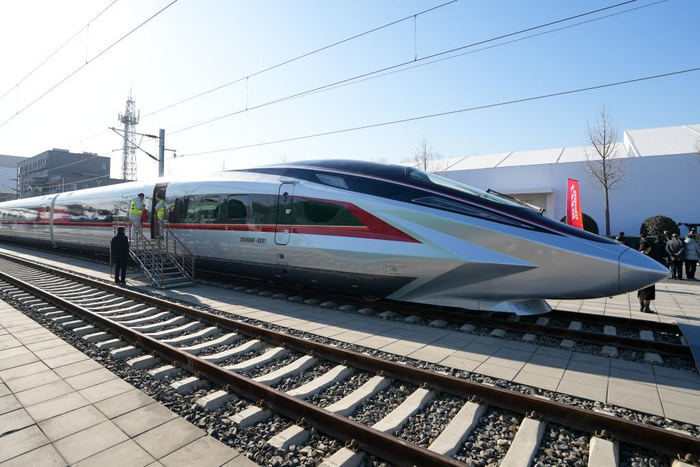 2024年12月29日拍摄的CR450AF动车组样车。（图/新华社）